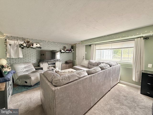 406 MEMORIAL AVE, Gloucester City, NJ 08030