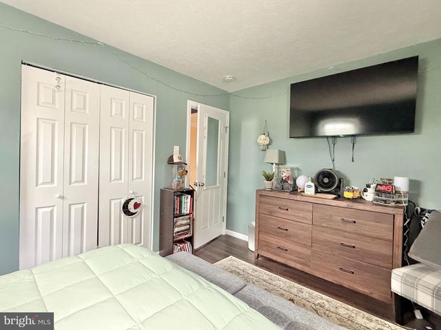 406 MEMORIAL AVE, Gloucester City, NJ 08030