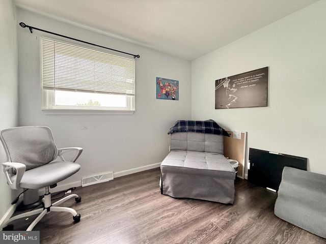 406 MEMORIAL AVE, Gloucester City, NJ 08030
