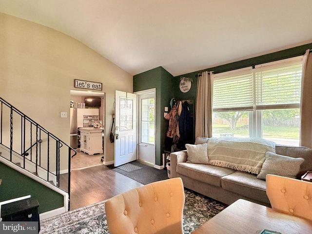 406 MEMORIAL AVE, Gloucester City, NJ 08030