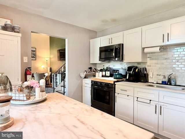 406 MEMORIAL AVE, Gloucester City, NJ 08030