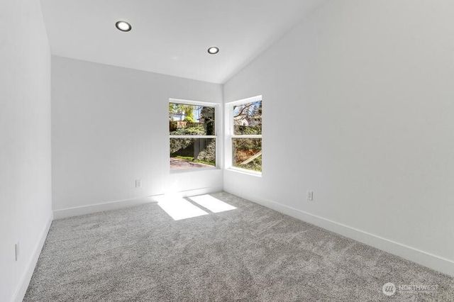 5921 164th Street SW, Lynnwood, WA 98037