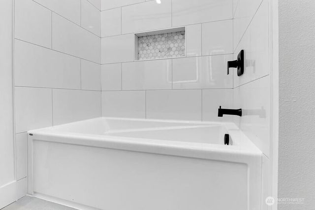 5921 164th Street SW, Lynnwood, WA 98037