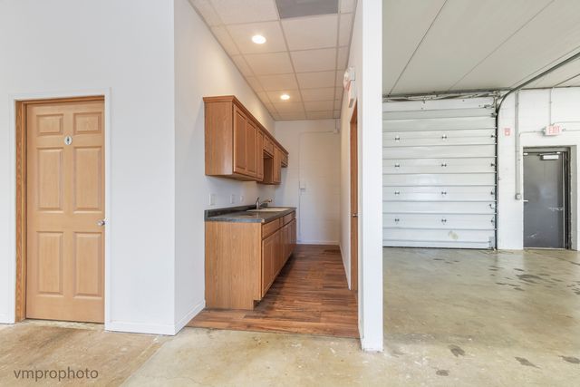 22290 N Hillview Drive 4A, Lake Barrington, IL 60010