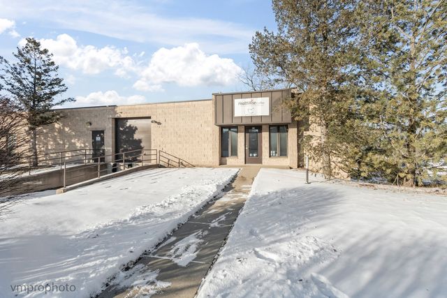 22290 N Hillview Drive 4A, Lake Barrington, IL 60010