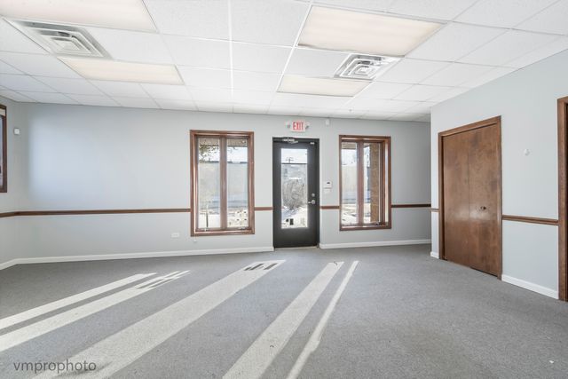 22290 N Hillview Drive 4A, Lake Barrington, IL 60010