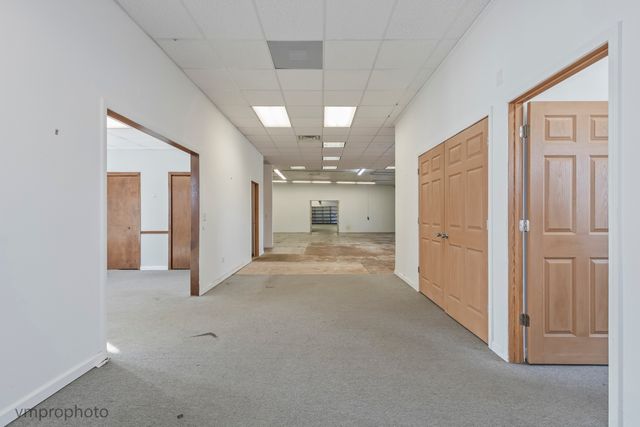 22290 N Hillview Drive 4A, Lake Barrington, IL 60010