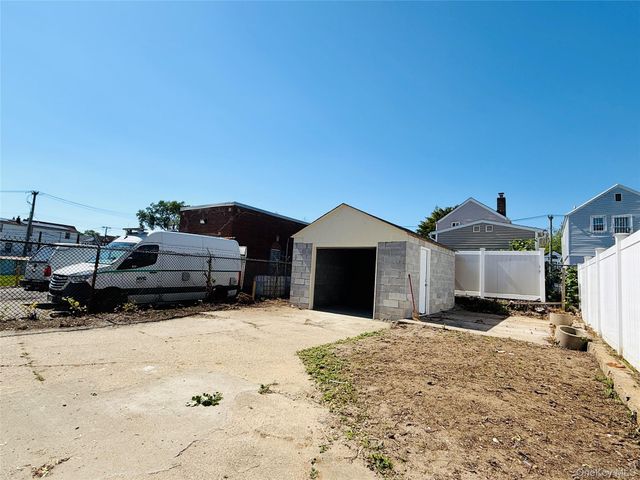 164-21 109th Road, Jamaica, NY 11433