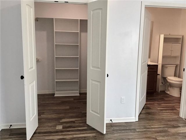 1740 S Park Drive, Tonganoxie, KS 66086