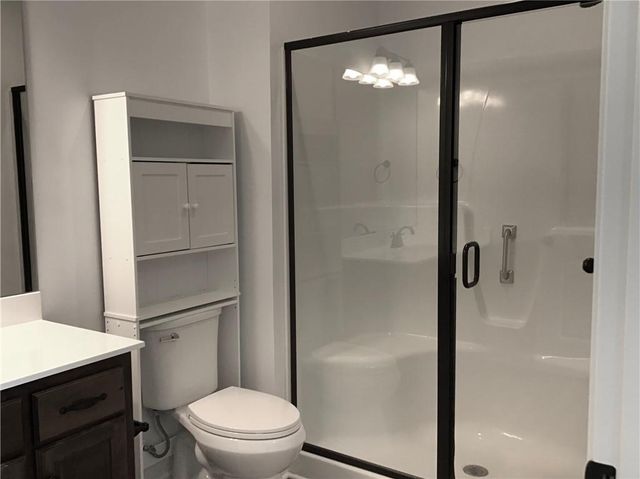 1740 S Park Drive, Tonganoxie, KS 66086