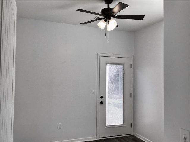 1740 S Park Drive, Tonganoxie, KS 66086