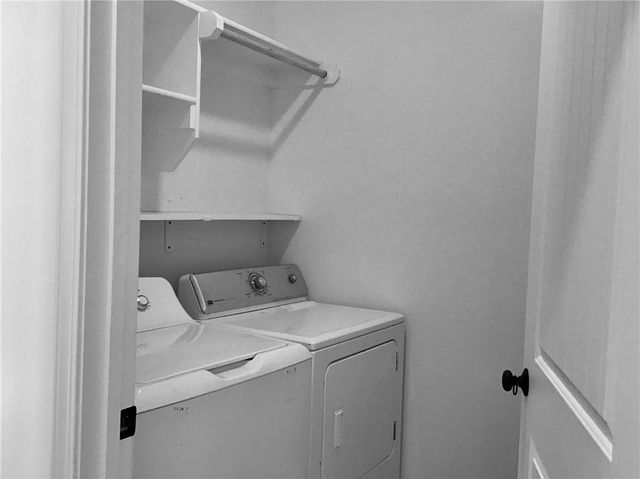 1740 S Park Drive, Tonganoxie, KS 66086