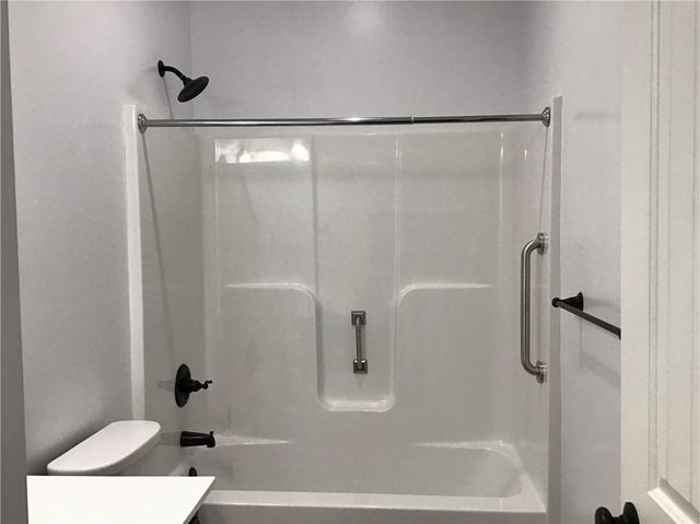 1740 S Park Drive, Tonganoxie, KS 66086