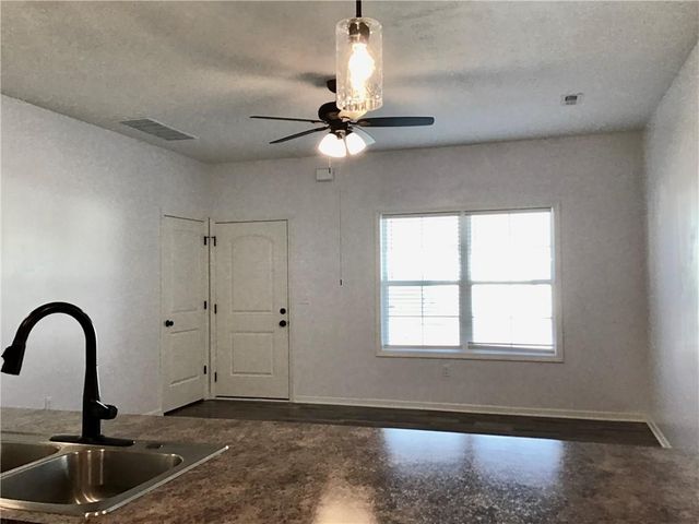 1740 S Park Drive, Tonganoxie, KS 66086