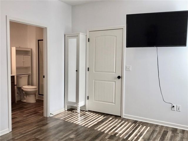 1740 S Park Drive, Tonganoxie, KS 66086