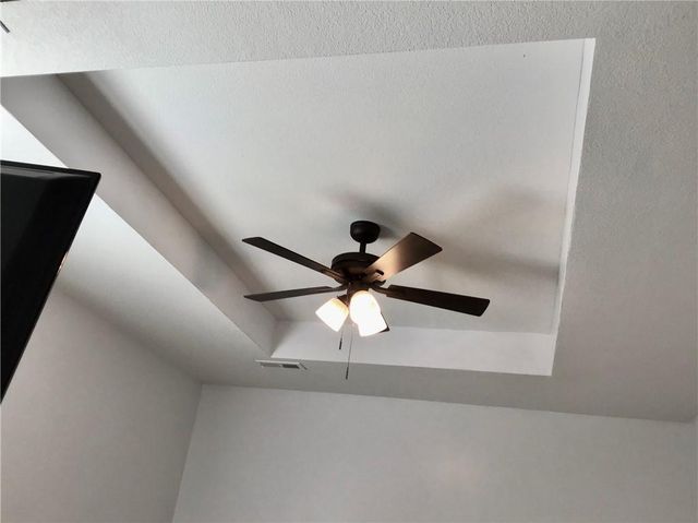 1740 S Park Drive, Tonganoxie, KS 66086