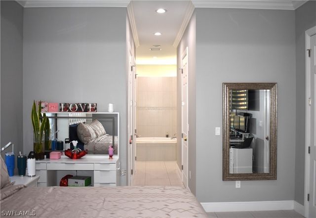 3841 4th AVE NE, Naples, FL 34120