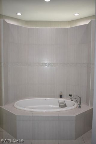 3841 4th AVE NE, Naples, FL 34120