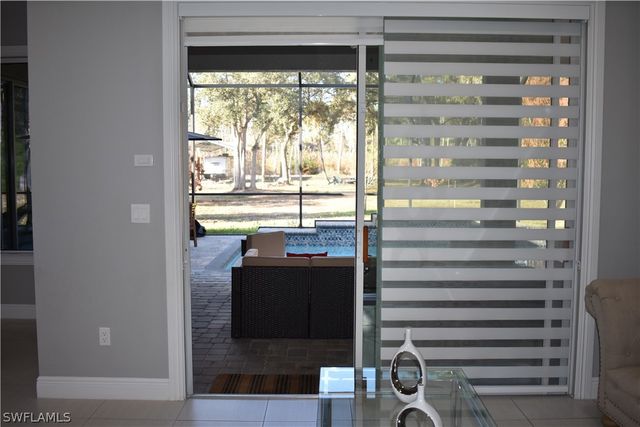 3841 4th AVE NE, Naples, FL 34120