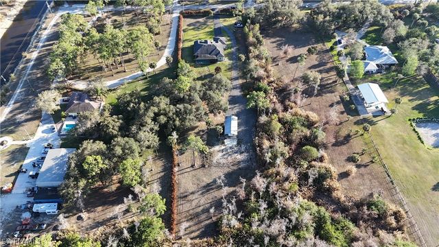 3841 4th AVE NE, Naples, FL 34120