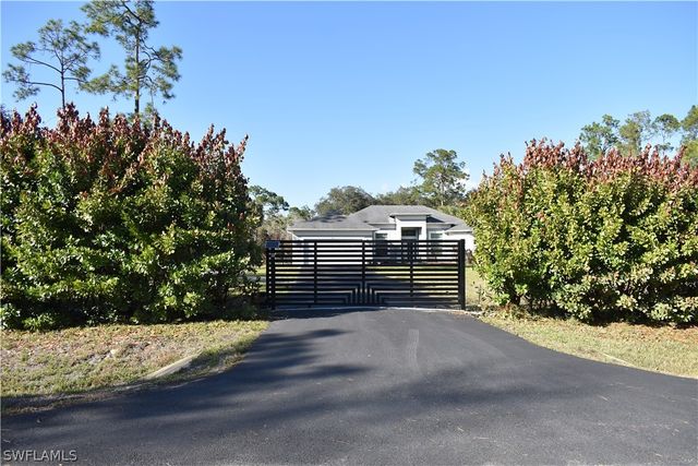 3841 4th AVE NE, Naples, FL 34120