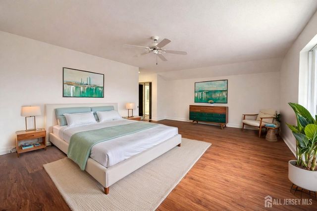 470 Sayre Drive, Plainsboro, NJ 08540