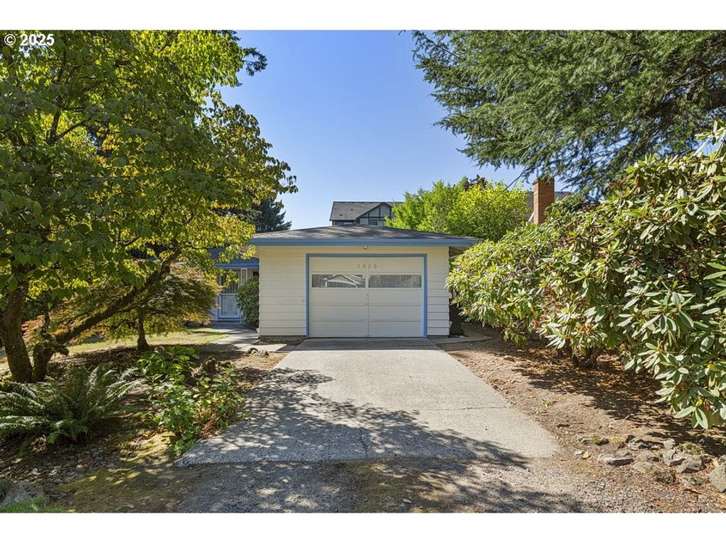 3020 Sw NEBRASKA St, Portland, OR 97239