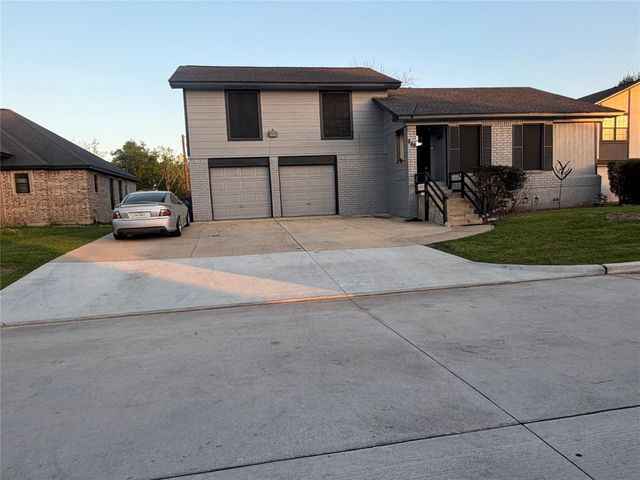 215 Briarcreek Street, Richwood, TX 77531