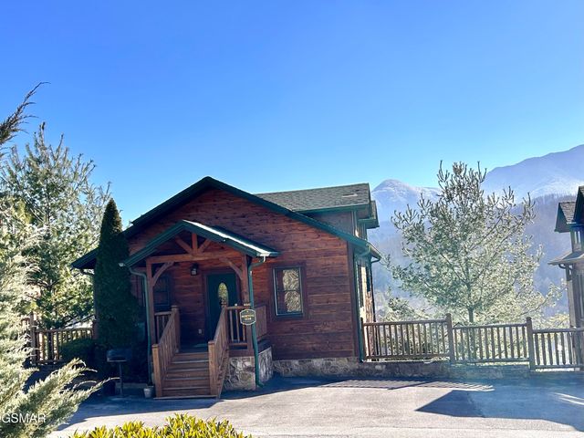 656 Park Vista Way, Gatlinburg, TN 37738