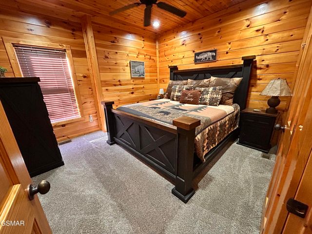 656 Park Vista Way, Gatlinburg, TN 37738