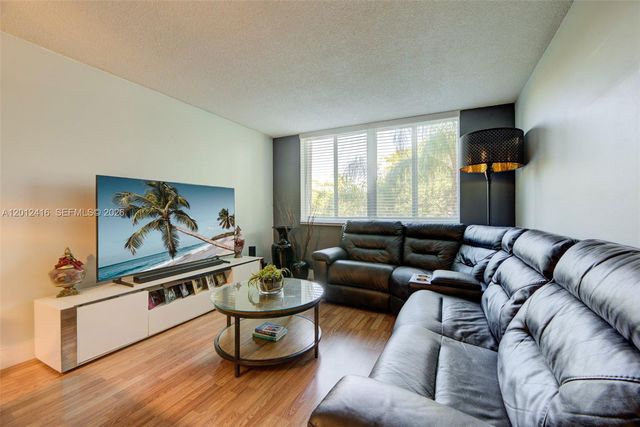 3149 Riverside Dr B-202, Coral Springs, FL 33065