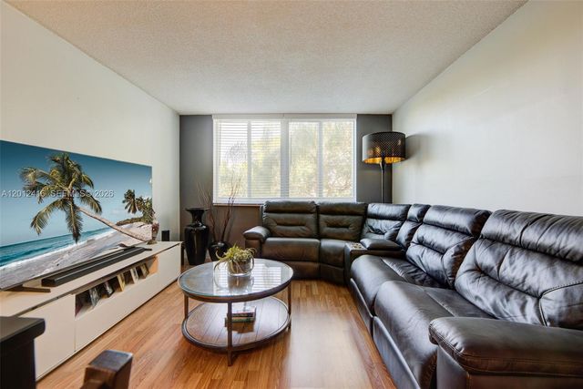 3149 Riverside Dr B-202, Coral Springs, FL 33065