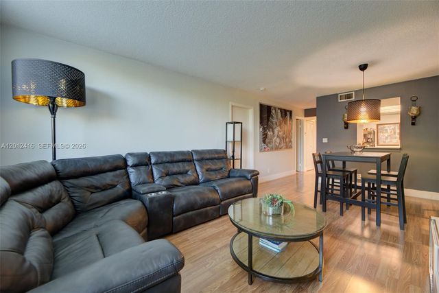 3149 Riverside Dr B-202, Coral Springs, FL 33065