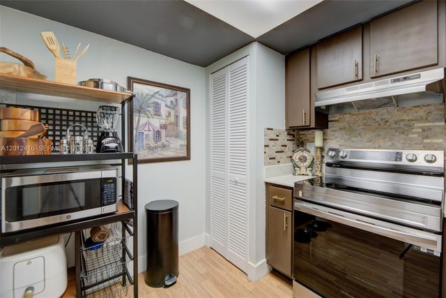 3149 Riverside Dr B-202, Coral Springs, FL 33065