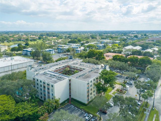 3149 Riverside Dr B-202, Coral Springs, FL 33065
