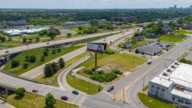 13300 Woodrow Wilson Street, Detroit, MI 48238