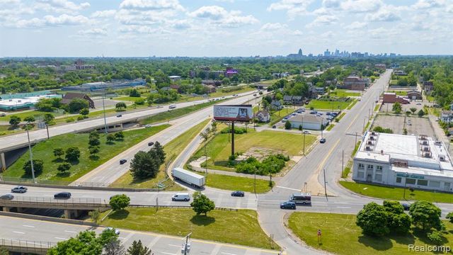 13300 Woodrow Wilson Street, Detroit, MI 48238