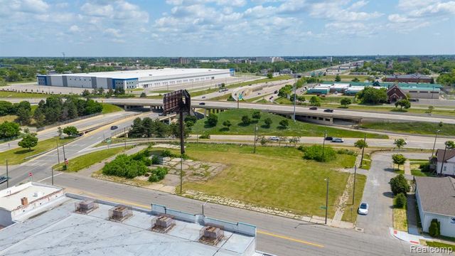 13300 Woodrow Wilson Street, Detroit, MI 48238