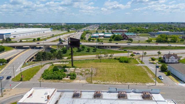 13300 Woodrow Wilson Street, Detroit, MI 48238