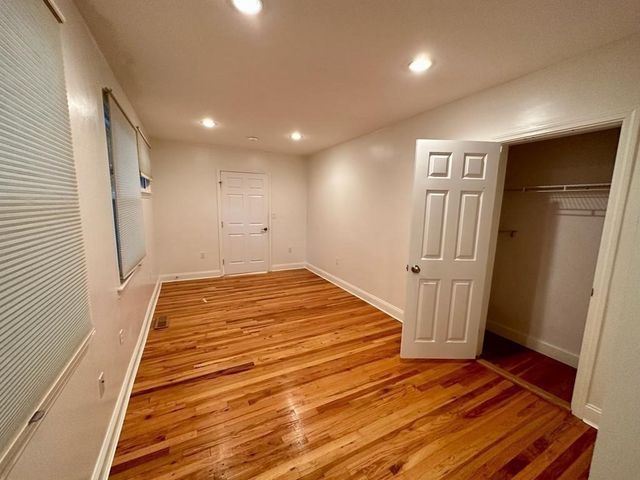 182-184 Cabot St 182, Newton, MA 02458