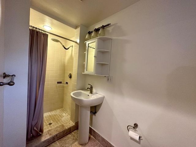 182-184 Cabot St 182, Newton, MA 02458