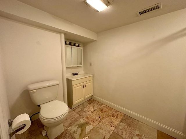 182-184 Cabot St 182, Newton, MA 02458