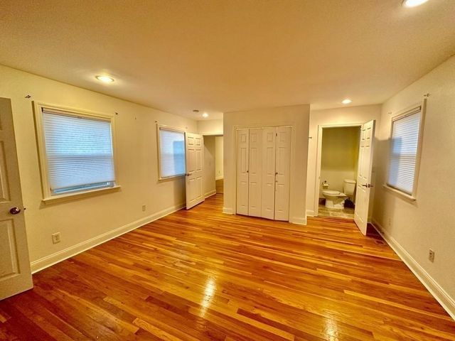 182-184 Cabot St 182, Newton, MA 02458