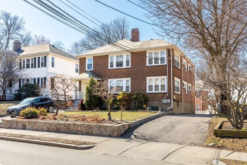 182-184 Cabot St 182, Newton, MA 02458