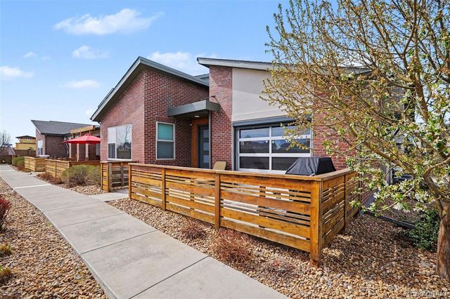 19596 E Sunset Circle, Centennial, CO 80015