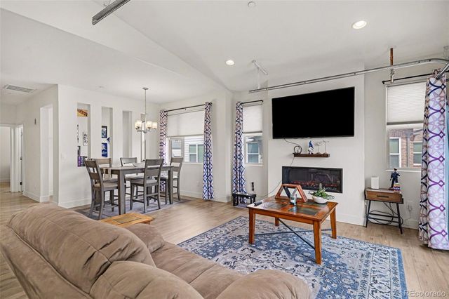 19596 E Sunset Circle, Centennial, CO 80015