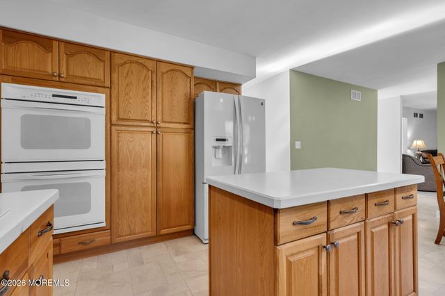 11 London Court, Toms River, NJ 08753