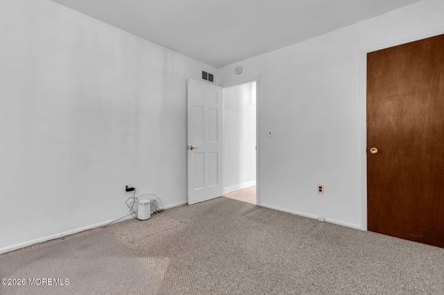 11 London Court, Toms River, NJ 08753