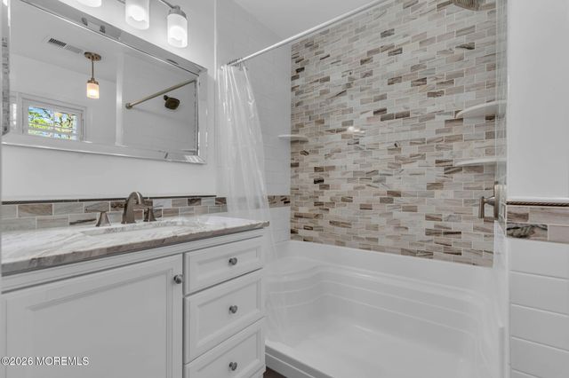 11 London Court, Toms River, NJ 08753