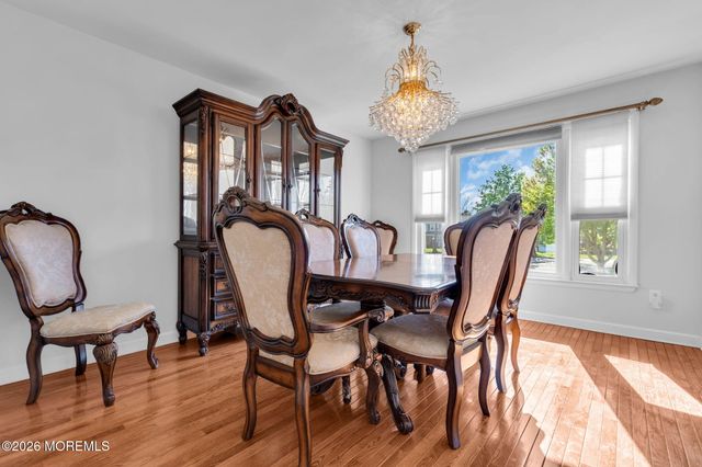 11 London Court, Toms River, NJ 08753